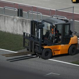 Sahada dizel forklift